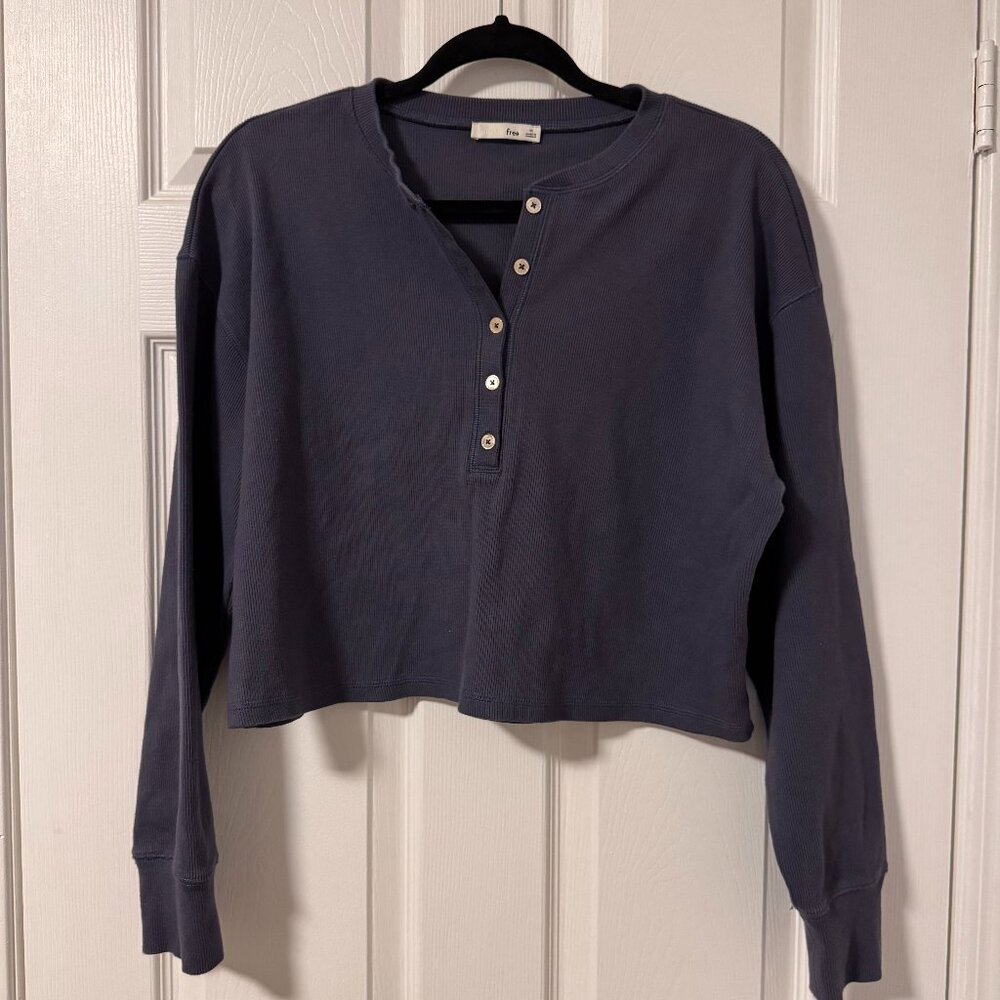 Aritzia Dark Blue Cropped Henley Sweatshirt
